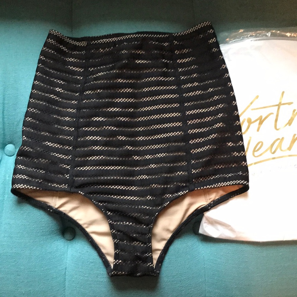 Kortni Jeane bottoms